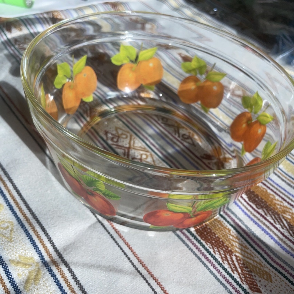 Vintage Imperial Glass Bowl Decorated With A Pair Of‎ Red Apples 6 3/4"